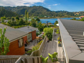 The Happy Tui - Tairua Holiday Home